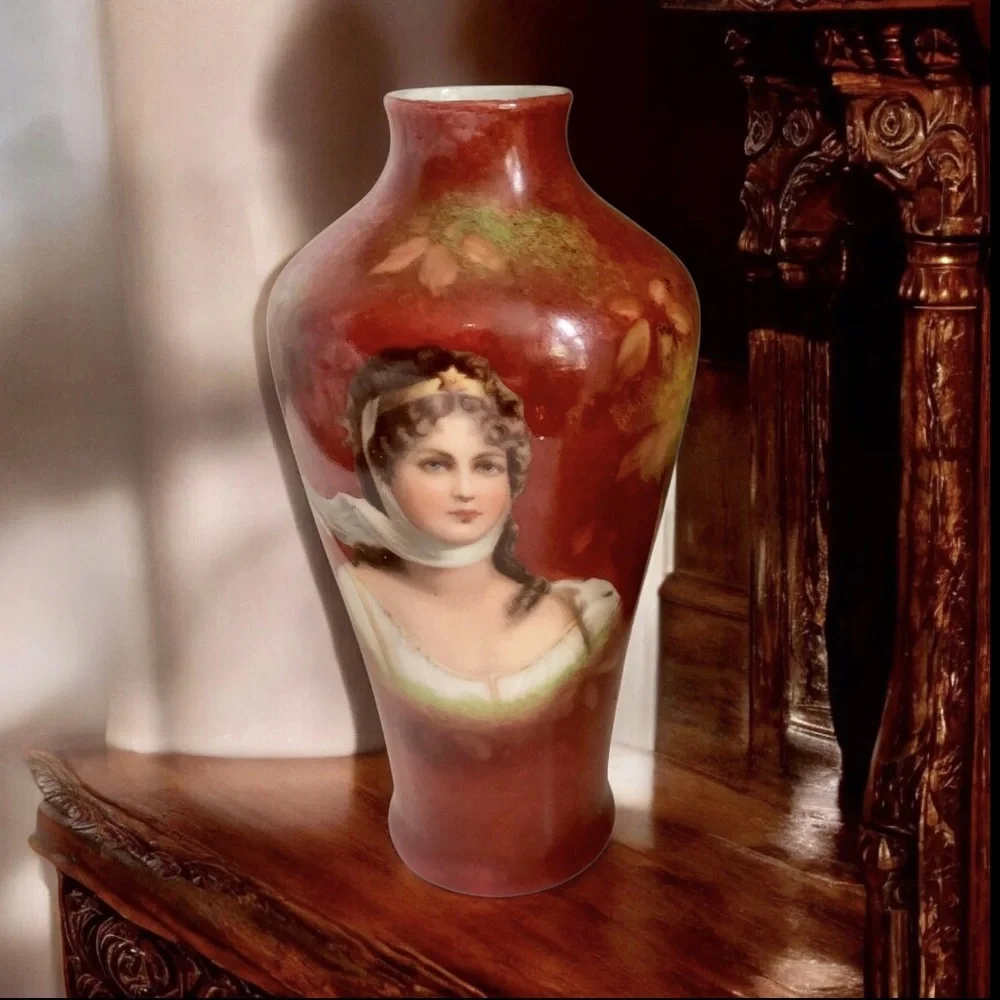 Antique GLH Gebrüder Heubach Porcelain Bud Vase Queen Louise of Prussia 7.5”